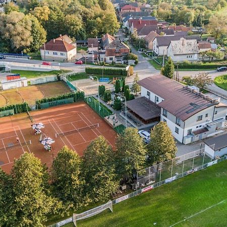 Raketa Residence, Restaurant & Hotel Prievidza Luaran gambar