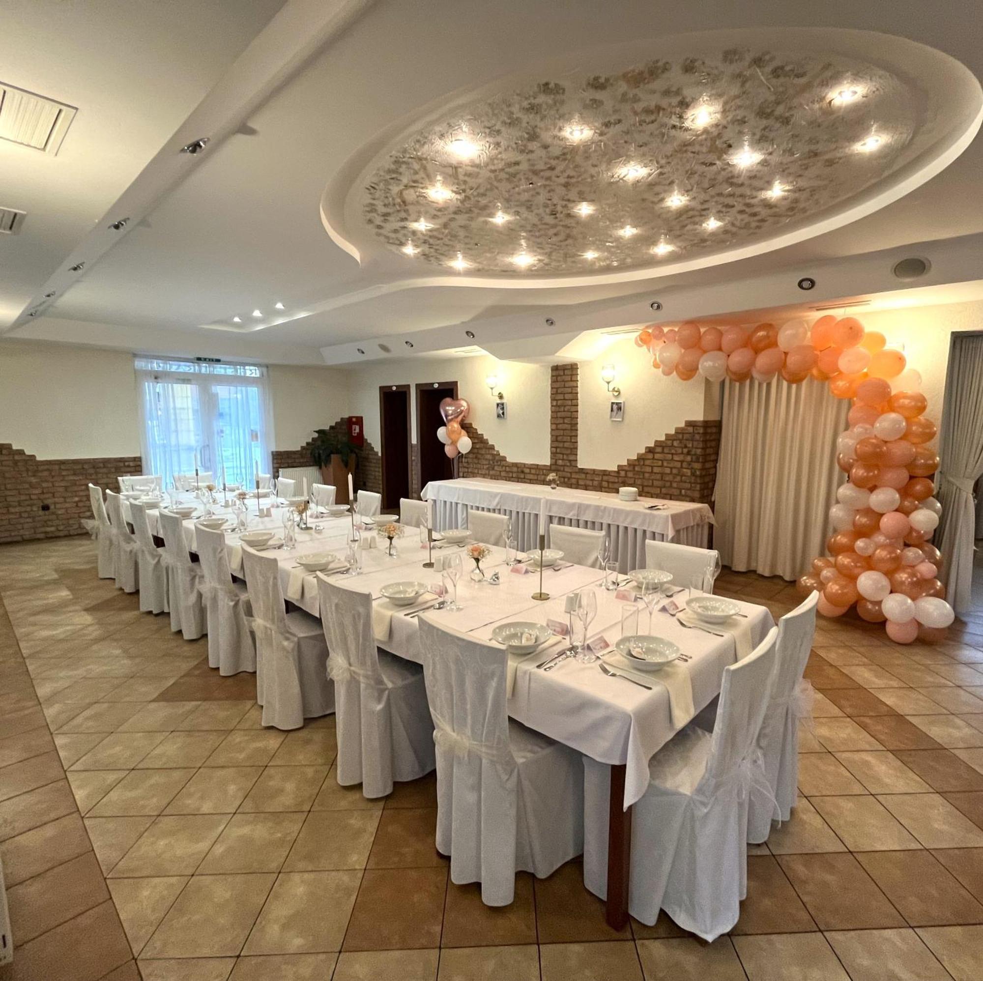 Raketa Residence, Restaurant & Hotel Prievidza Luaran gambar