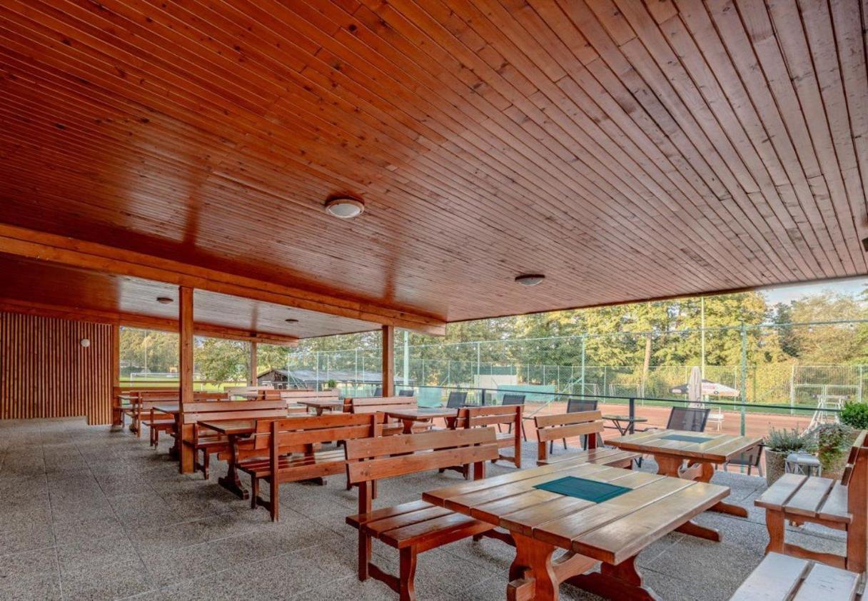 Raketa Residence, Restaurant & Hotel Prievidza Luaran gambar