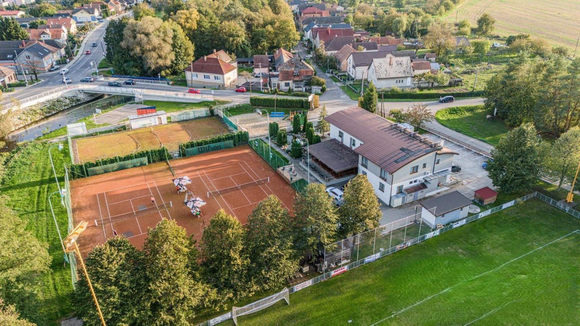 Raketa Residence, Restaurant & Hotel Prievidza Luaran gambar